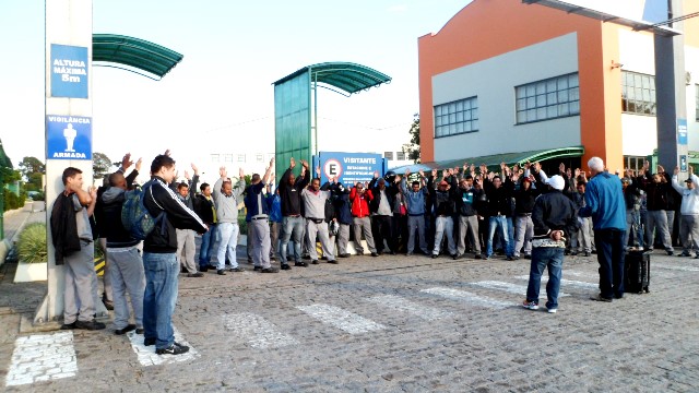 Abono atrasado: Metalúrgicos da Keiper reprovam proposta da empresa e greve continua